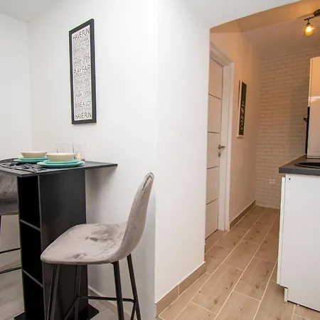 Apartment Oasis
